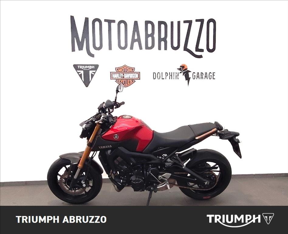 YAMAHA MT-09 850 