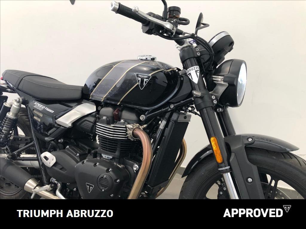 TRIUMPH Speed Twin 900 Phantom Black/Aurum Gold Abs