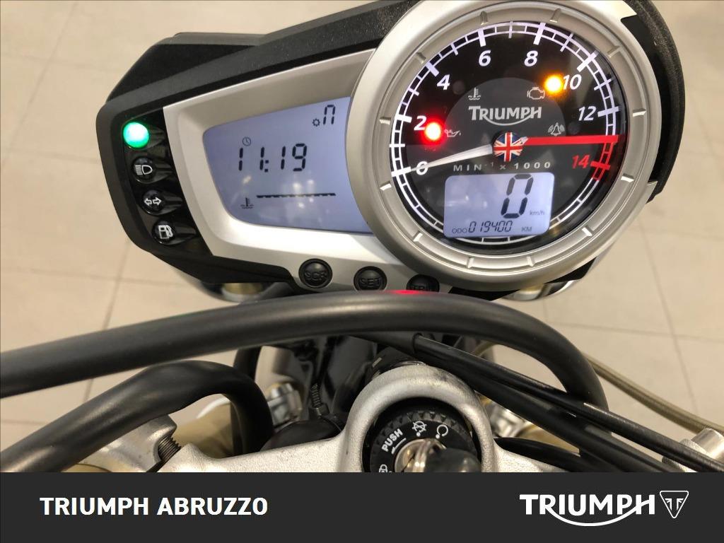 TRIUMPH Street Triple 675 
