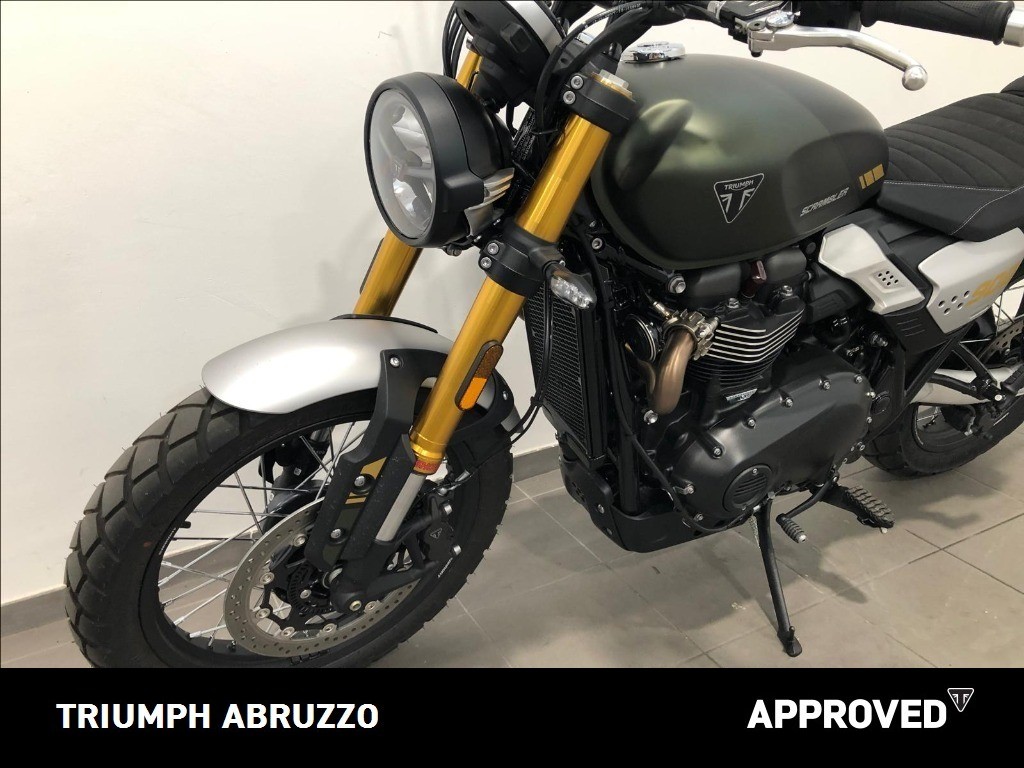 TRIUMPH Scrambler 900 Matt Khaki Green / Matt Phantom Black Abs